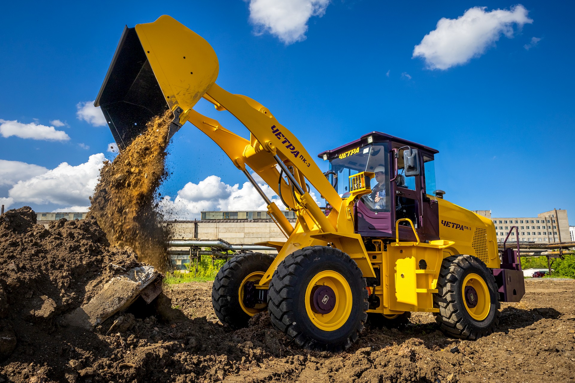 Фронтальный погрузчик ЧЕТРА ПК3